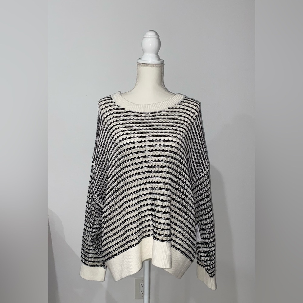 Old Navy Sweater - Picture 2 of 8